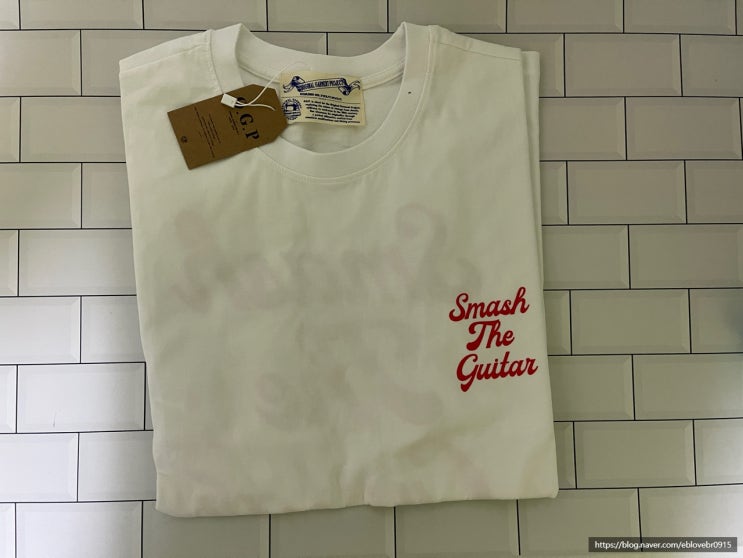  OGP 오가프 경쾌한 흰반팔티  SMASH THE GUITAR TEE WHITE