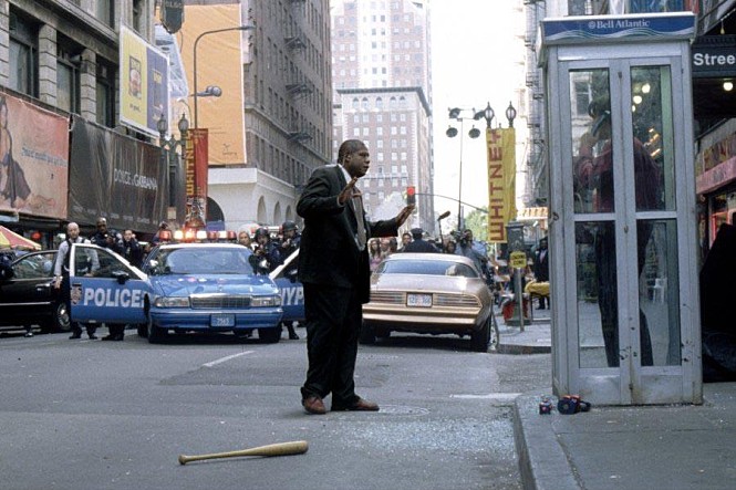 한번 전화를 받으면 끊을 수 없는 생존게임 영화 폰 부스(Phone Booth, 2003)
