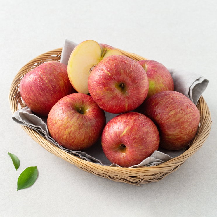 잘나가는 안동 당도선별사과, 2kg(5~14과 내외), 1봉 추천합니다 잘나가는 안동 당도선별사과, 2kg(5~14과 내외), 1봉 추천합니다