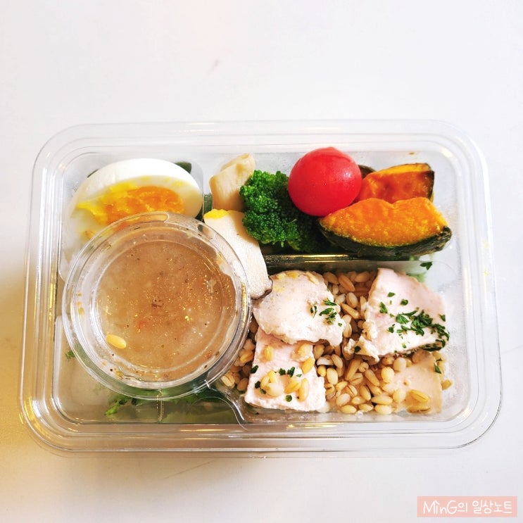  커피빈 샌드위치, 커피빈 샐러드 추천:] 수비드 치킨&그릴드베지 샐러드, 루꼴라&햄 페스토 샌드위치