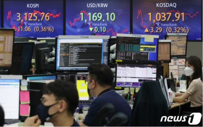  '조정 끝난다?'…동학개미, 세달째 곱버스 팔고 레버리지 샀다