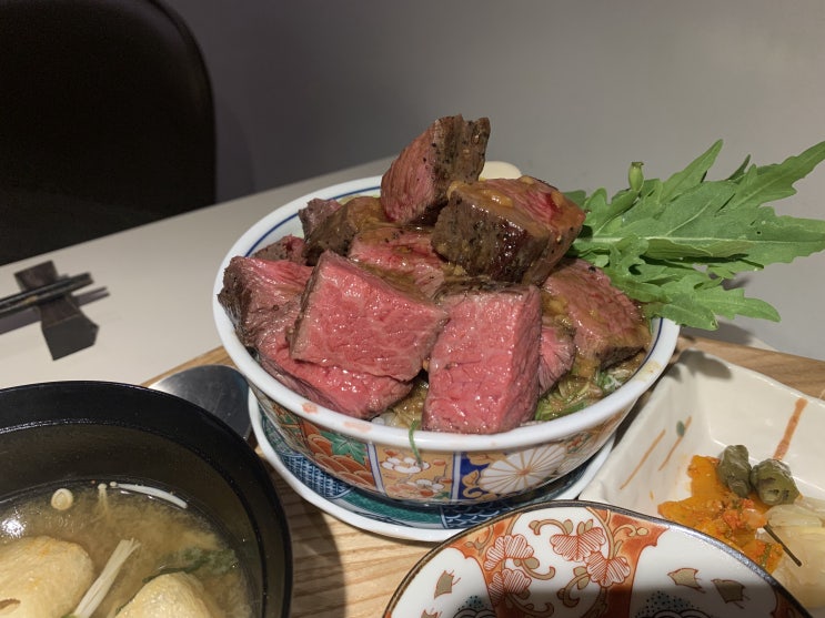  고급스러운 맛과 분위기 - 네기 스키야키 광화문점
