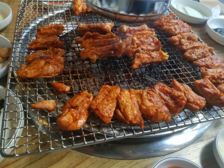 괜찮은 숯불닭갈비 신도림 강촌숯불닭갈비 - 닭목살소금구이, 양념숯불닭갈비