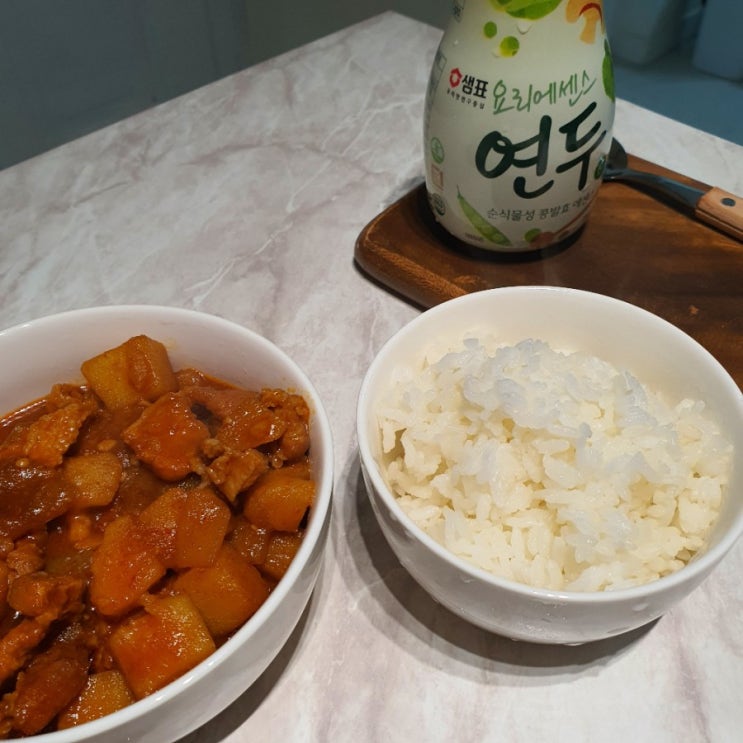  연두단4기>별다른 야채없이 맛있게 만드는 비결!'돼지고기짜글이'-자취생요리엔 이게 필수품!