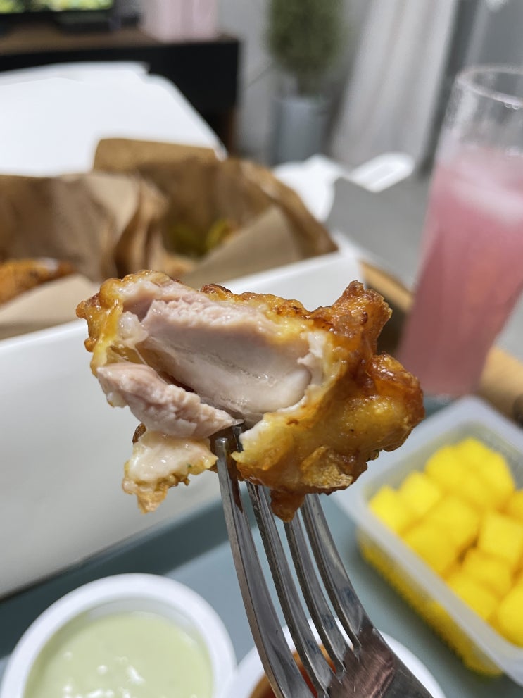  처음 맛본 푸라닭 고추마요 순살 반반 치킨