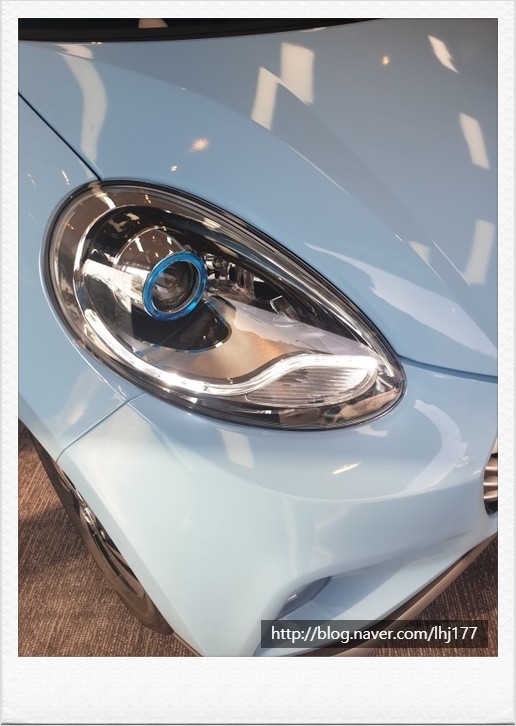 경형 전기자동차 쎄미시스코 이브이제타(EV-Z) 블루색상