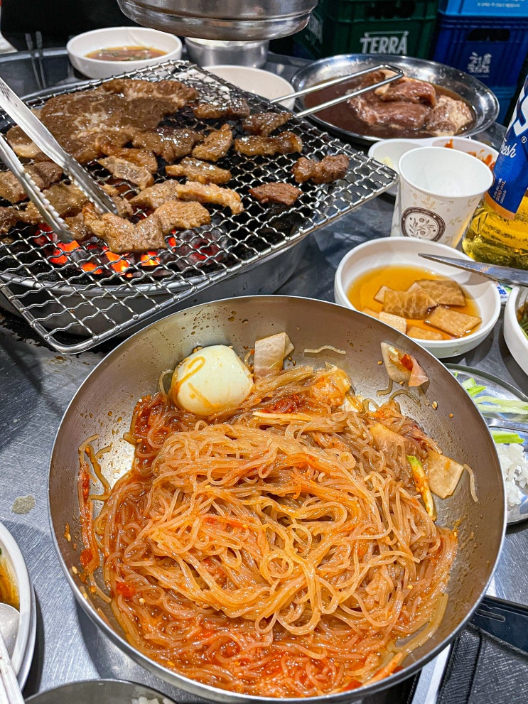 샤로수길 양념 돼지갈비가 맛있는 무한리필 맛집, "고기굽는사람들"