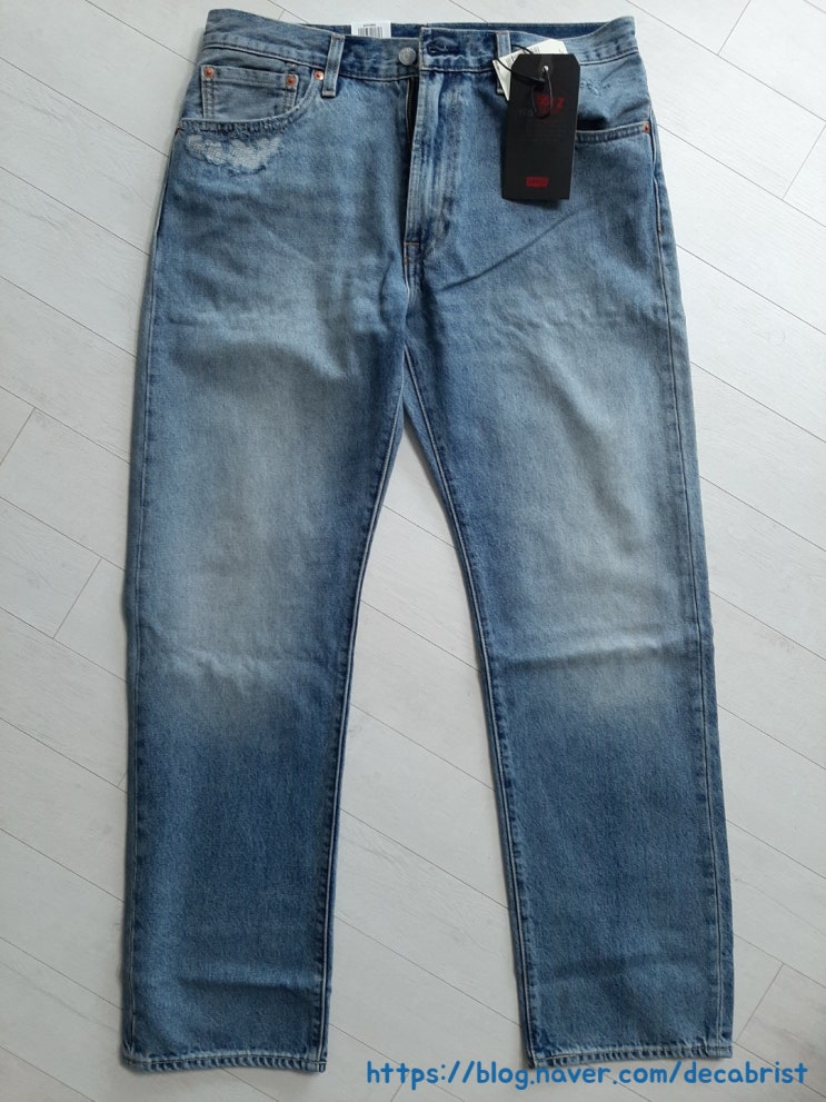  Levi's Authentic Straight 551Z