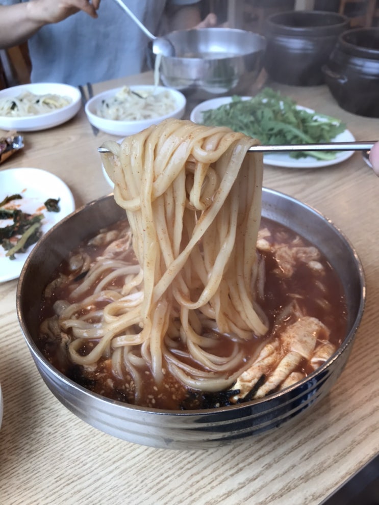 좌식에서 입식으로 불당동맛집 공주얼큰이칼국수 천안본점 / 천안식후감