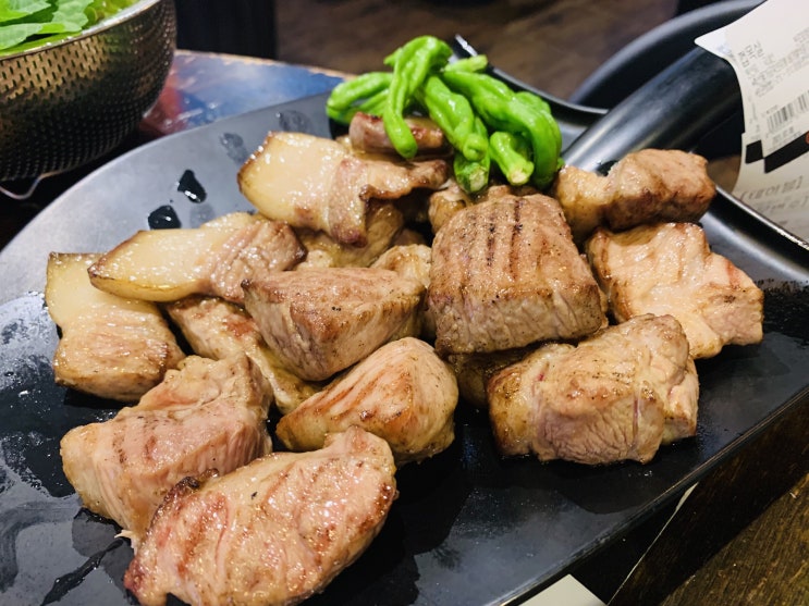  장한평역 맛집 두툼한 고기가 인상적인 돈칠 고기집