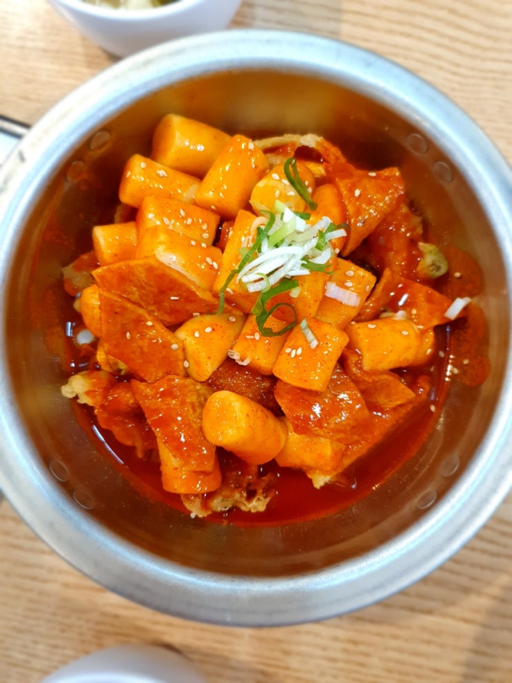  최고의 쌀떡볶이 맛집! 유재석 최소라도 반한 한양대 악어떡볶이