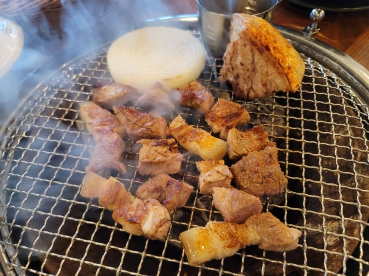 깔끔한 성산 맛집/ 제주 흑돼지 소담소담/ 서빙 로봇이 있어요! 깔끔한 성산 맛집/ 제주 흑돼지 소담소담/ 서빙 로봇이 있어요!