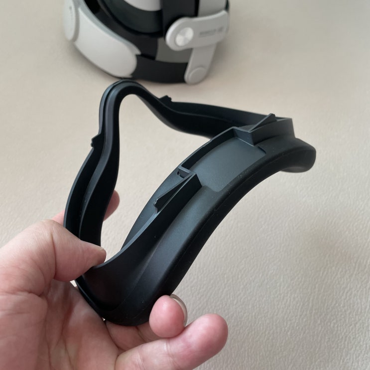  Oculus QUEST 2 탈착식 발포 고무 안면 인터페이스 받음.