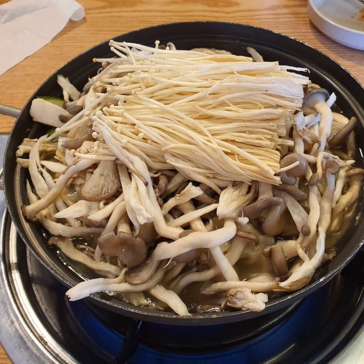  [Restaurant] 가성비 버섯만두전골 - 원조잔치국수