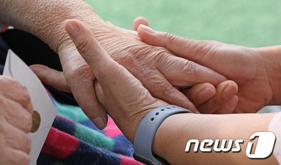 후원 늘었지만…코로나19에 사회복지시설 찾는 발길 '뚝' 후원 늘었지만…코로나19에 사회복지시설 찾는 발길 '뚝'