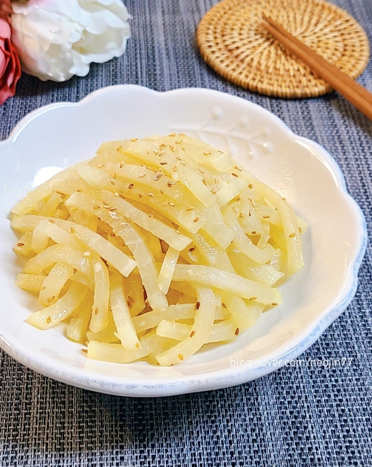 무나물 만드는법 달큰한 나물반찬 간단한 들기름 무나물볶음 무나물 만드는법 달큰한 나물반찬 간단한 들기름 무나물볶음