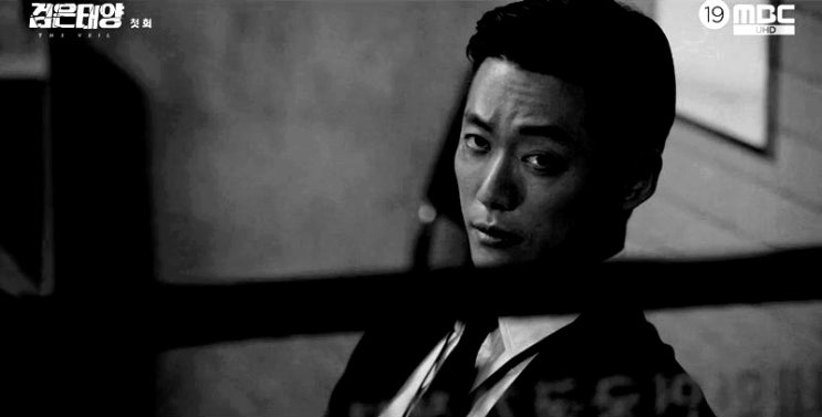  검은태양 1회 줄거리 및 리뷰 : 피로 뒤덮인 아레스가 돌아왔다.