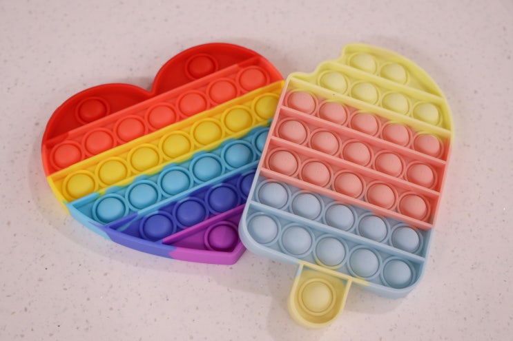  [푸쉬팝 버블 (Push Pop Bubble) : 파스텔 아이스크림 & 하트] 무제한 팡팡 터트리기 가능한 실리콘 뽁뽁이 (feat. 에어캡 터트리기)