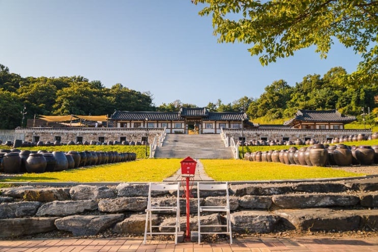  장독대가 유명한 연천 세라비 한옥카페