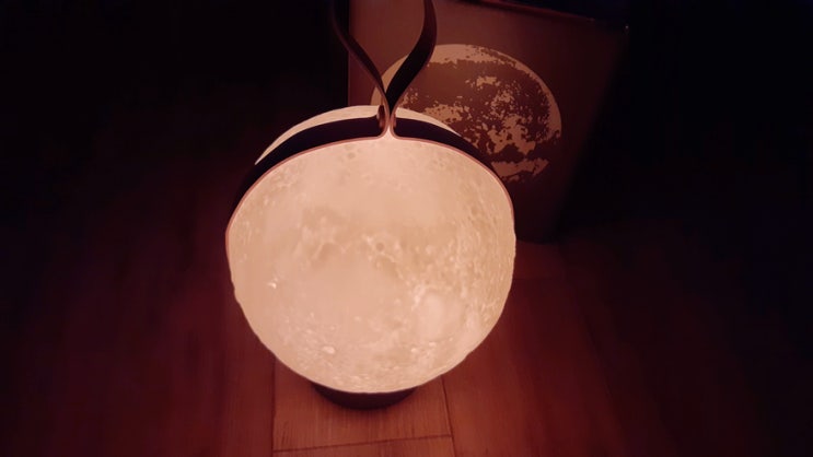베스킨라빈스 보름달 무드등을 구입하였기에 리뷰해봅니다. 베스킨라빈스 보름달 무드등을 구입하였기에 리뷰해봅니다.