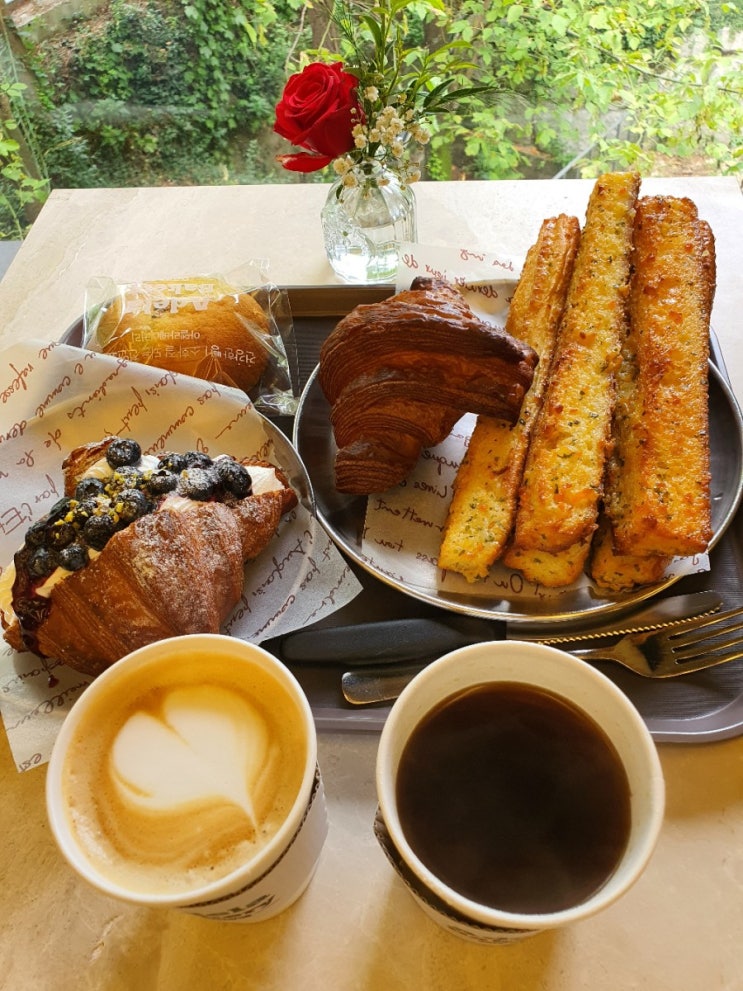 [동네맛집빵집] 성북동 북악스카이웨이길 북악산 아델라베일리 레스토랑&베이커리 모닝커피