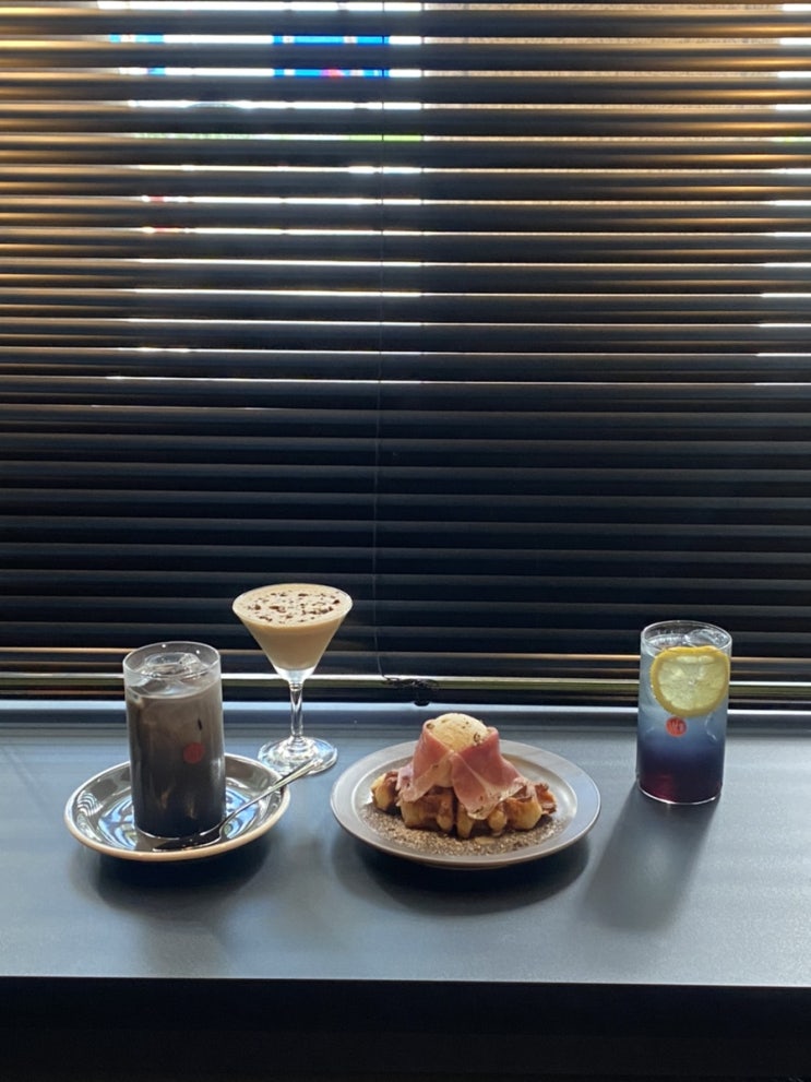  선릉역 카페_브루커피 테헤란점 VREW COFFEE