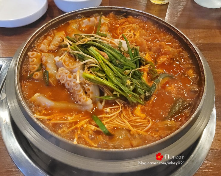 인천 을왕리짱구네 야들야들한 산낙지전골 인천 을왕리짱구네 야들야들한 산낙지전골