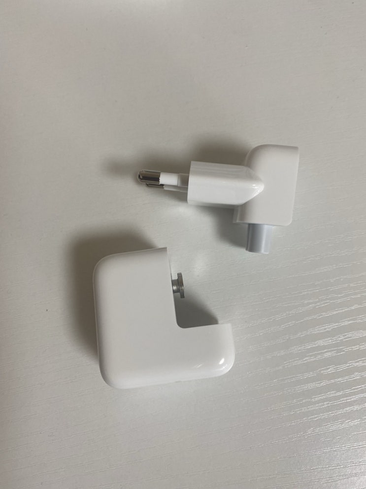  Apple 정품 USB 12W Power Adapter (모델명 A2167)
