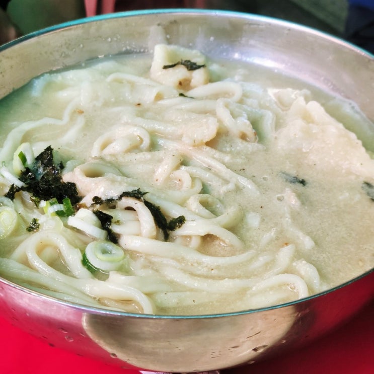  망원시장 고향집 들깨칼국수 칼만두국 쫄면 콩나물비빔밥 비빔냉면