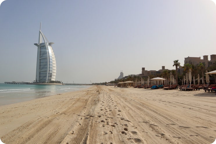  두바이, 버즈 알 아랍(Burj Al Arab) – 황금으로 만들어진 7성급 호텔