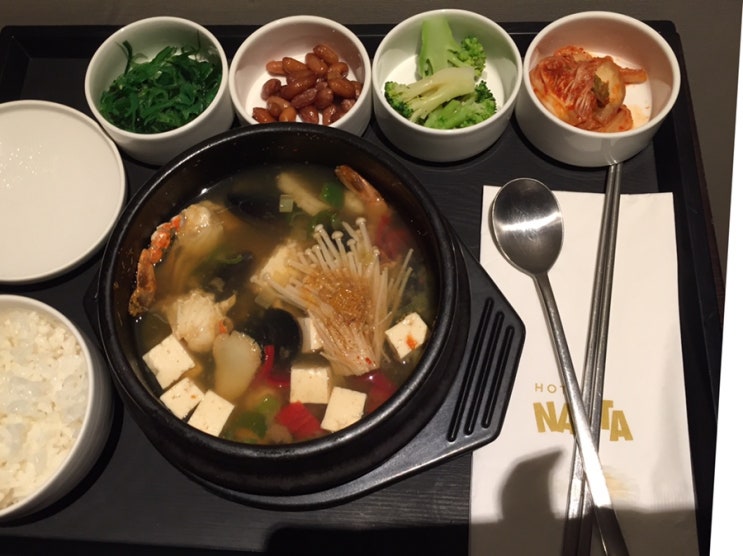  [제주 가성비 호텔] 난타호텔 룸서비스 해물탕과 치킨