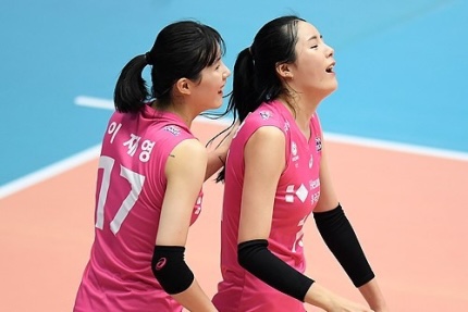  여자 배구선수 쌍둥이 이재영,이다영 선수가 그리스 PAOK에서 받는 연봉은?
