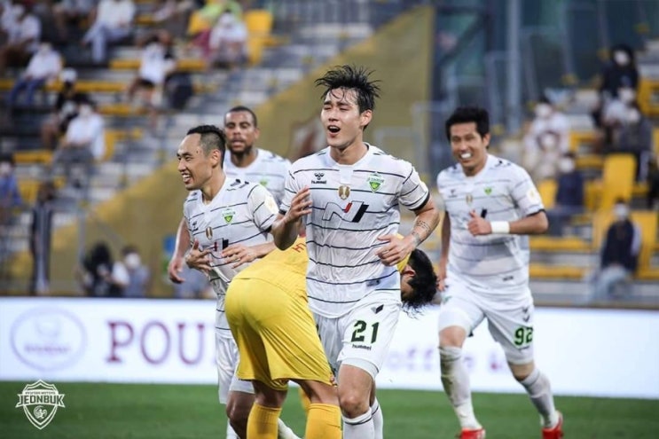 [K리그] '<b>송민규</b> 천금 결승골' <b>전북</b>, <b>광주</b> 원정 2-1 귀중한... 