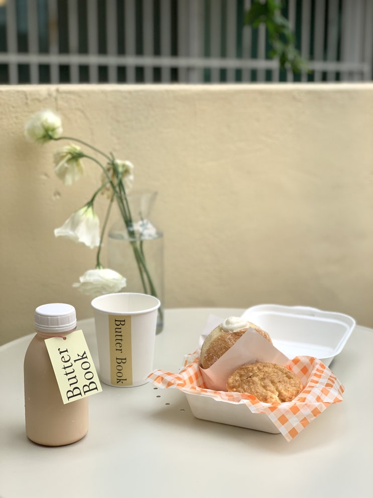  이태원 해방촌 카페 디저트 가득한 버터북 Butter Book