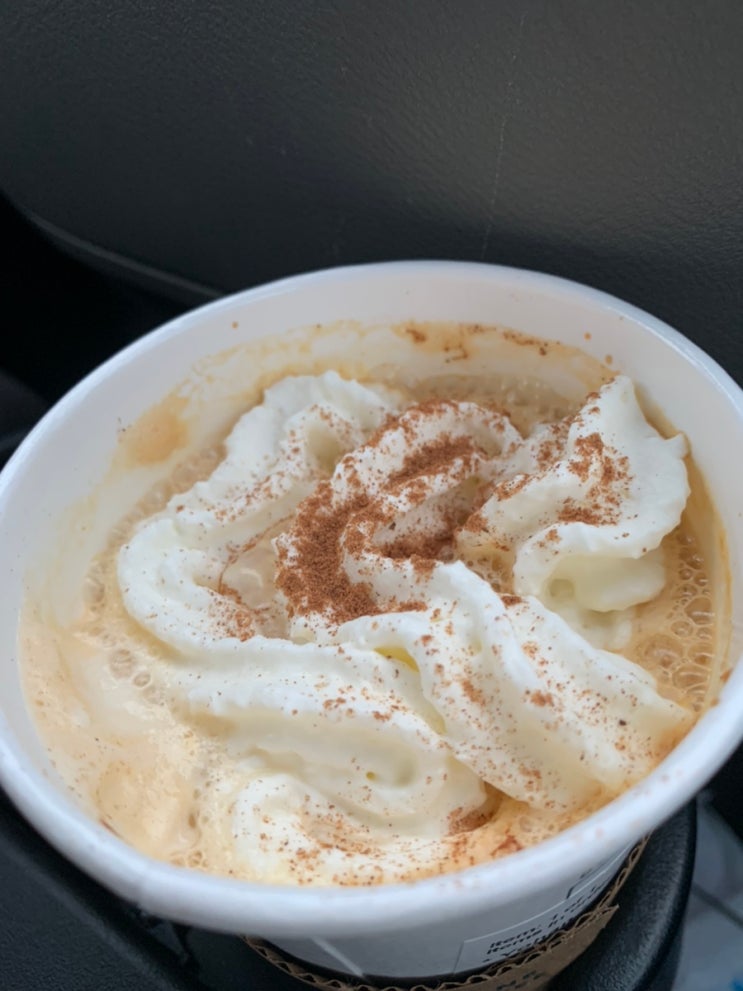 미국인의 소울 음료 스타벅스 Pumpkin Spice Latte 맛보다 미국인의 소울 음료 스타벅스 Pumpkin Spice Latte 맛보다
