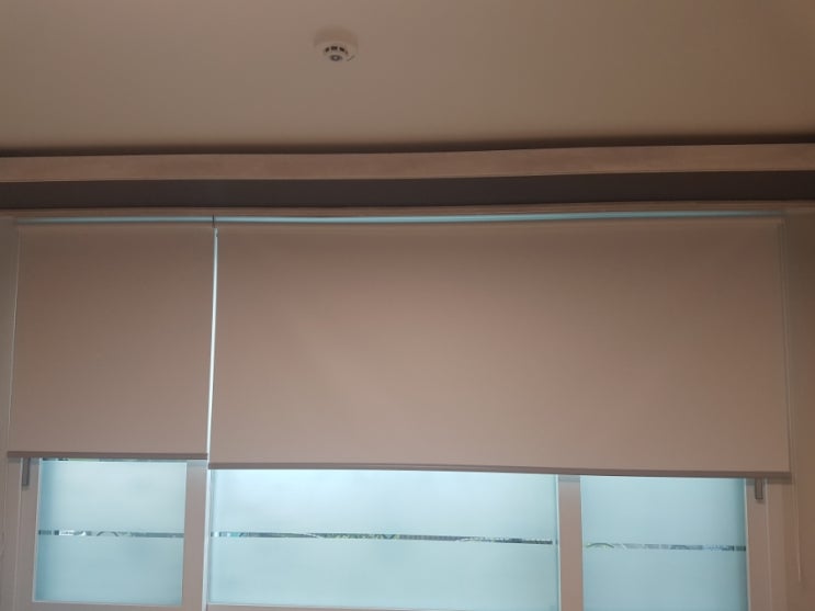  블라인드커튼 하나로 인테리어 끝 정말 깔끔해요