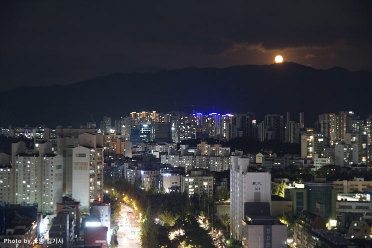  남한산성으로 떠오르는 추석 보름달 달맞이
