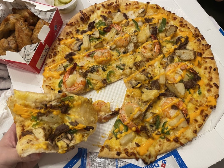  도미노피자 에서 배달 , 블랙타이거슈림프 피자 맛있다 여러분의 최애피자는?