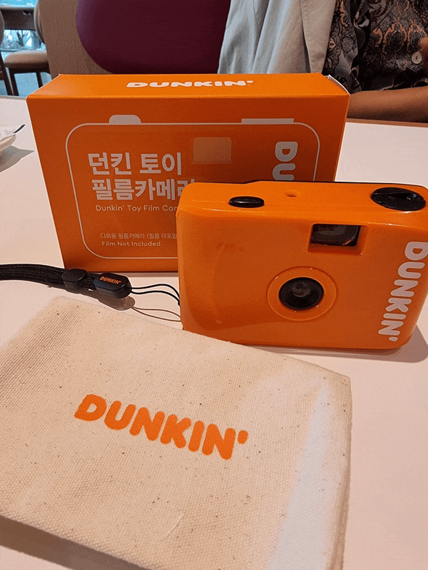  던킨 토이필름카메라 받았어요 -2 (오렌지)