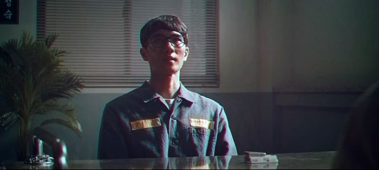  홈타운 -1회 줄거리 및 리뷰 TVN 드라마 : 나는 공포물을 봤나? 추리물을 봤나?