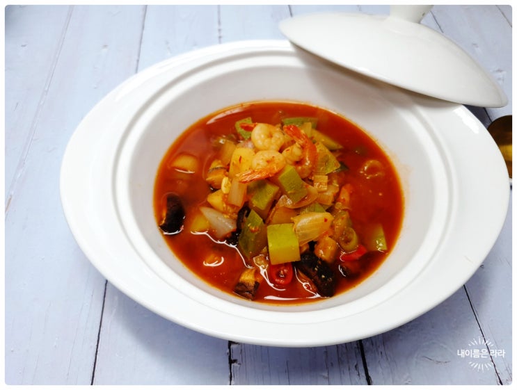  둥근호박 고추장찌개 칵테일새우로 얼큰한 국물요리 만드는 법