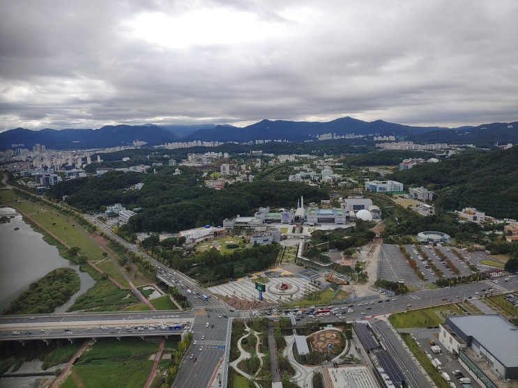 2021년 대전에 오픈한 미래형 신세계백화점-&gt; 대전신세계 아트앤 사이언스 (대전의 새로운 랜드마크 : 하늘공원, 엑스포타워)