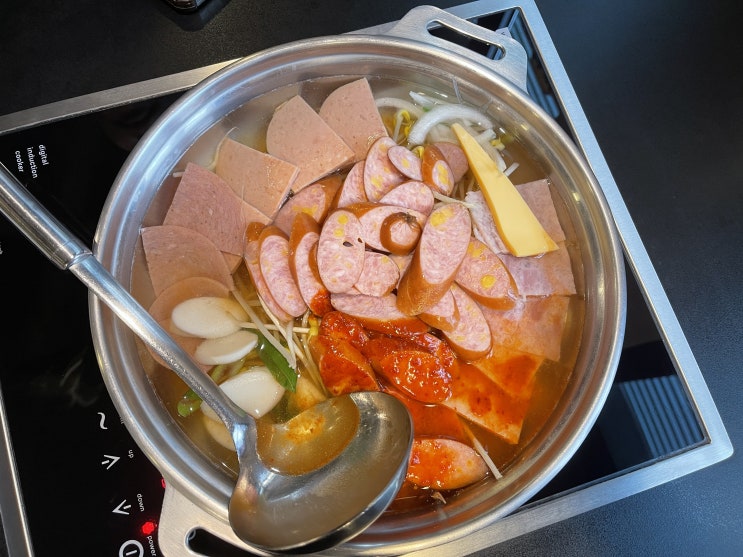 소시지 클라스가 다른 JVL부대찌개 쟌슨빌부대찌개 포스코점