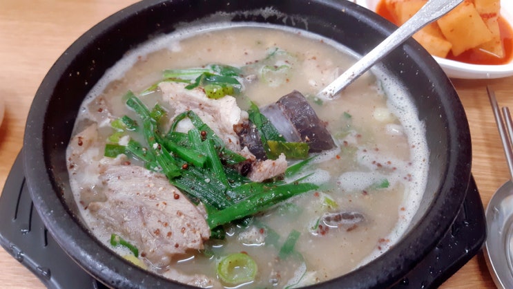 부천 역곡역 순대국, 진가네순대국을 먹어보았다. 부천 역곡역 순대국, 진가네순대국을 먹어보았다.