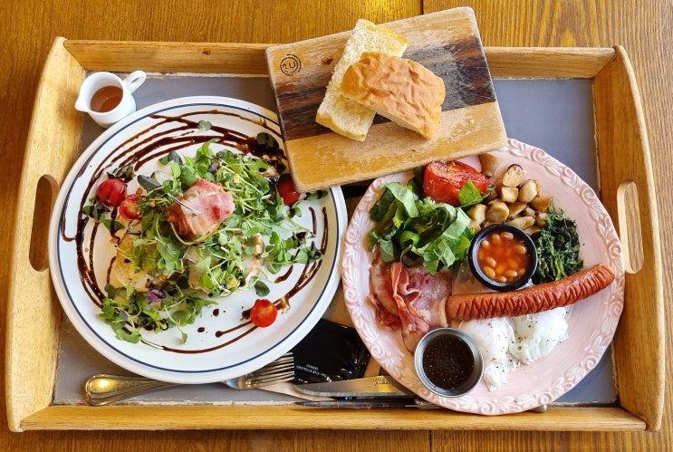  평촌역 카페 야외 테라스가 있는 브런치 맛집 위스크