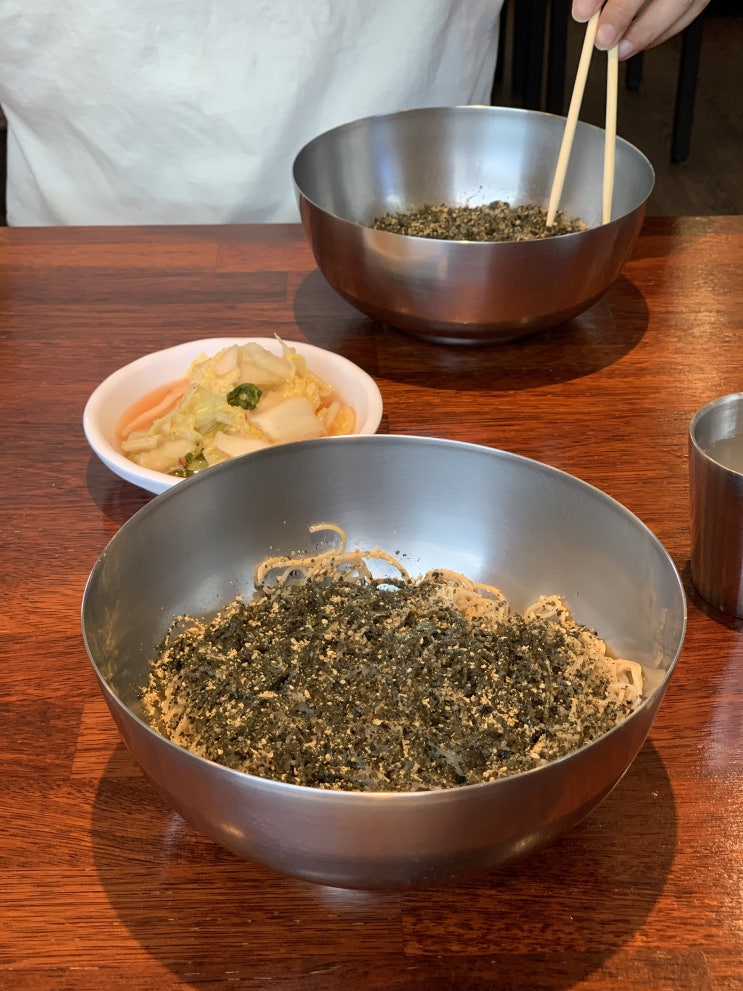  들기름 막국수 핫플 "고기리 막국수"  (with cafe. 개울가에 핀 야생화)