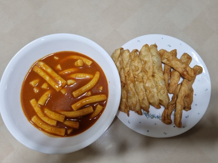  분식의 대표 떡볶이 맛집 (대구 -궁전떡볶기)-내돈 내산