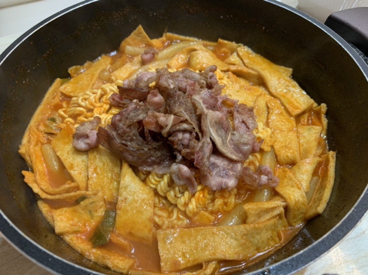 이마트 밀키트 추천] 피코크 "우삽겹 떡볶이" / 할인 받아서 샀는데~매콤하니~진짜 맛있네요!