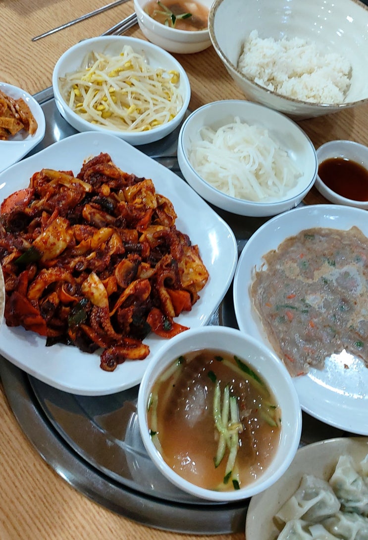  매콤한 쭈꾸미와 냉면 콜라보