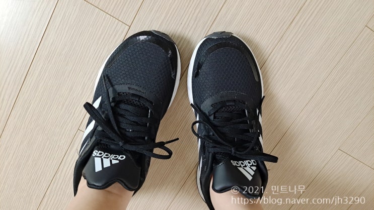  아디다스 듀라모 여성 운동화 만보걷기로 상쾌한 하루시작